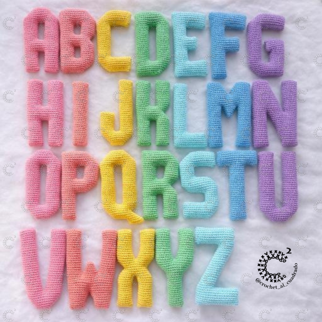 Abecedario completo amigurumi tejido al crochet con letras suaves y coloridas para aprendizaje temprano y juego