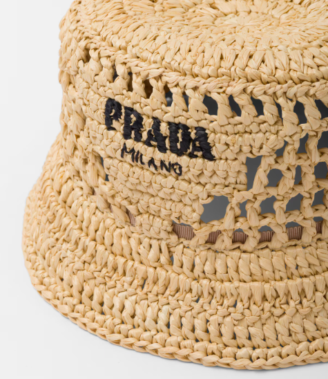 detalle punto crochet piluso prada