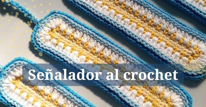 Varios bookmarks con borlas con los colores de la bandera Argentina. Celeste, blanco y amarillo